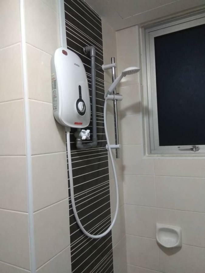 Putra 1 Pool Homestay Bandar Seri Putra Kampong Sungai Buah Exteriör bild